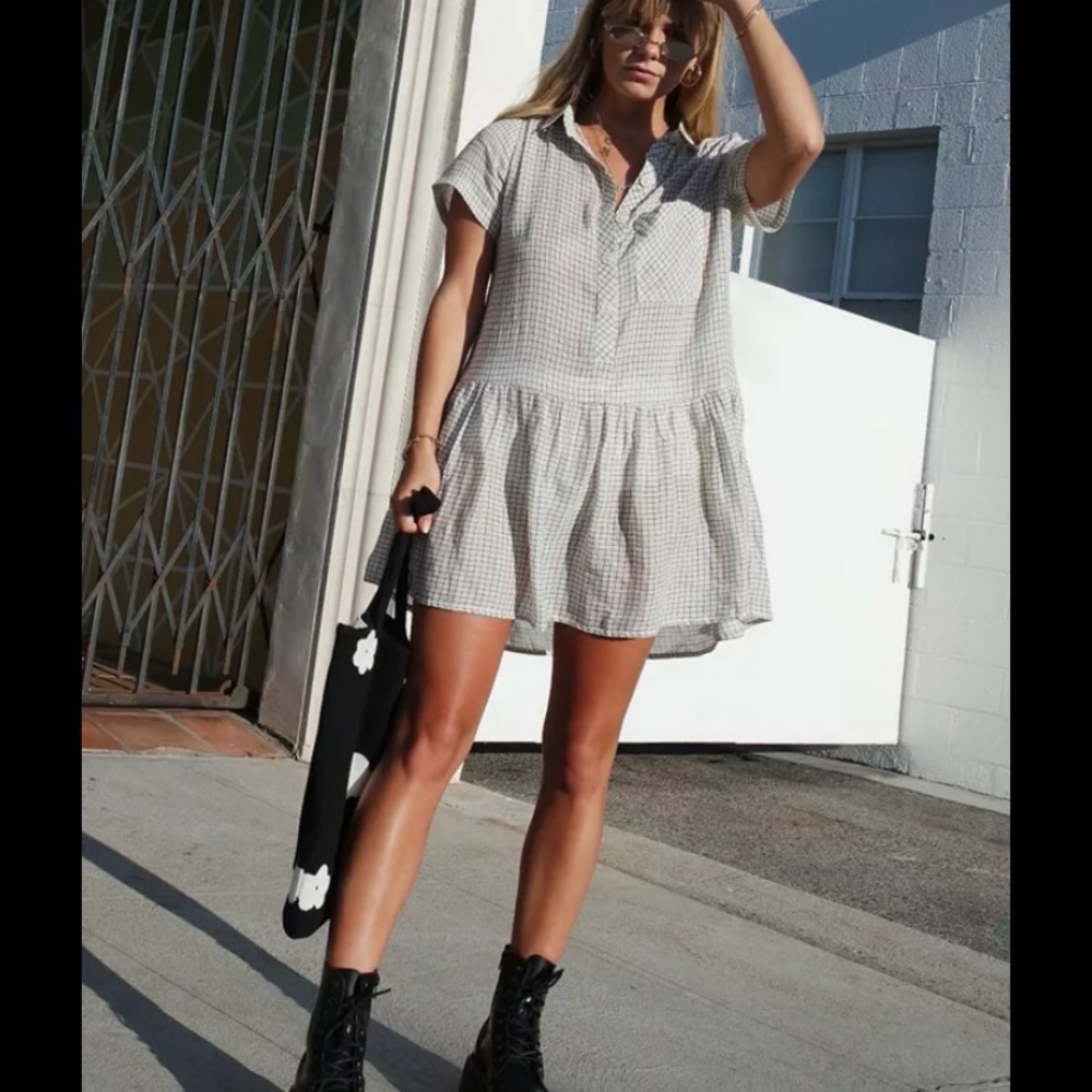 Gray Mini Sundress with Cuffed Short Sleeves and Polo Collar